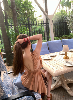 林悠 6/10 14:00 蜜桃粉chlox上衣豹纹Dg花苞裤