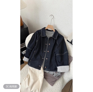 苏安家春日信号”插肩袖设计巨显瘦 拼接条纹袖调性十足牛仔外套