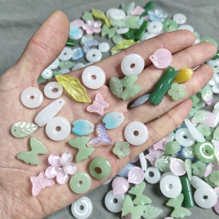 9437 多款式琉璃配件一包半斤