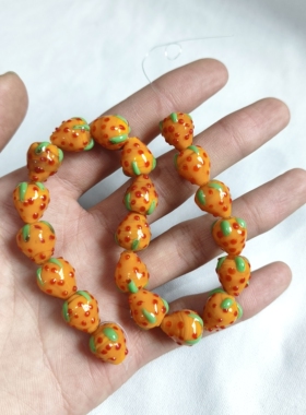 s139 13x15mm立体草莓琉璃一条