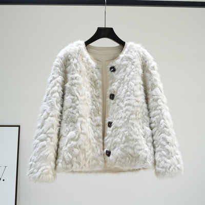 高级感环保皮毛一体仿羊羔毛外套女2025冬季新款小香风短外套上衣