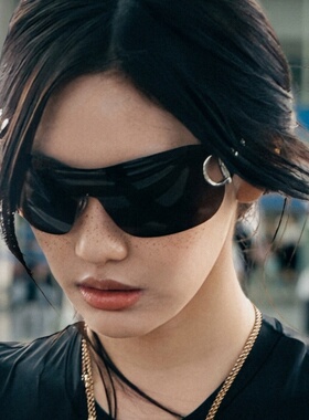 韩版潮款复古大框连体墨镜2026年走秀同款太阳眼镜防紫外线男女酷