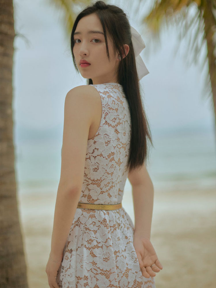 2023夏季高腰蕾丝气质白色连衣裙无袖修身打底裙沙滩裙海边度假夏
