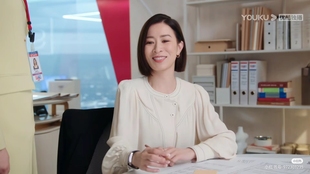 新闻女王佘诗曼同款白色圆领设计感小众灯笼袖衬衣法式气质上衣新