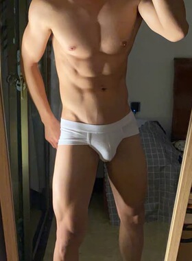 3条装 男士三角内裤纯色黑白莫代尔棉简约U凸囊袋低腰性感潮