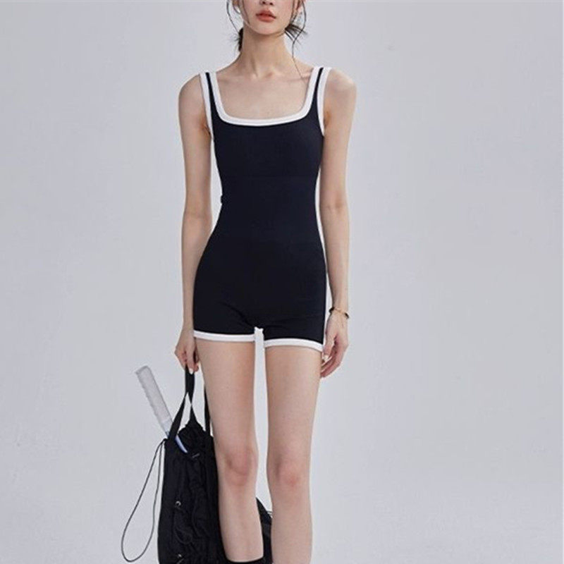 专业平角运动连体泳衣女温泉保守高级感显瘦学生竞速游泳馆泳装女