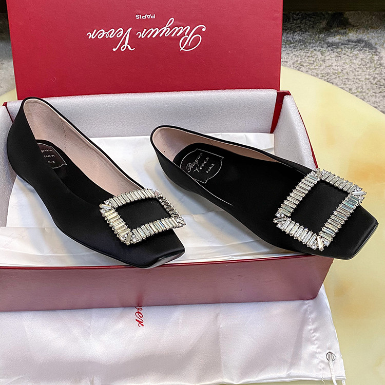 工厂关闭 高端版RV鞋子特价清仓 真丝平底钻扣单鞋黑色银灰色女鞋