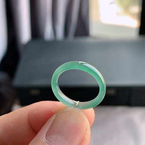 天然A货冰种天空蓝翡翠戒指