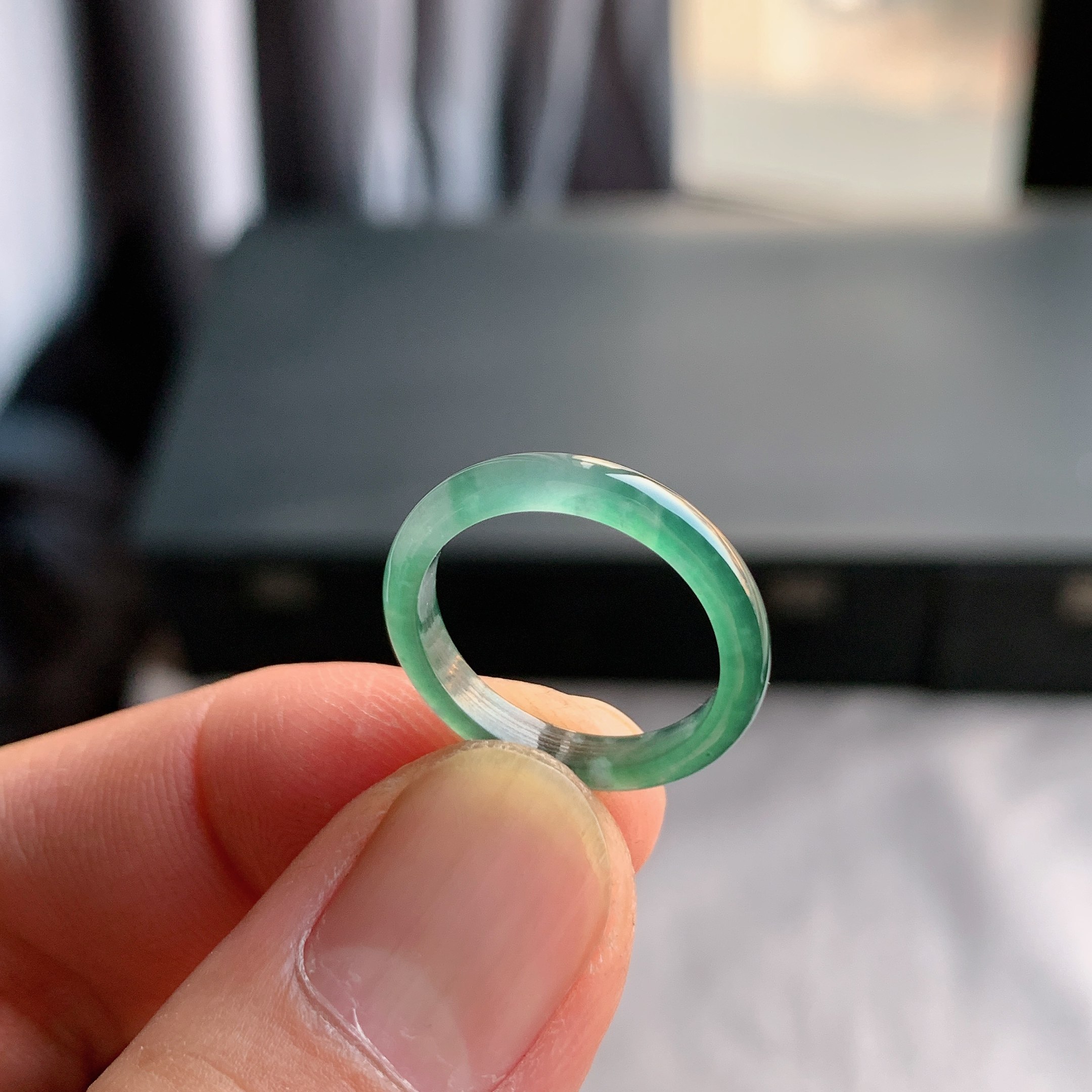 天然A货翡翠冰种12号湖水绿戒指