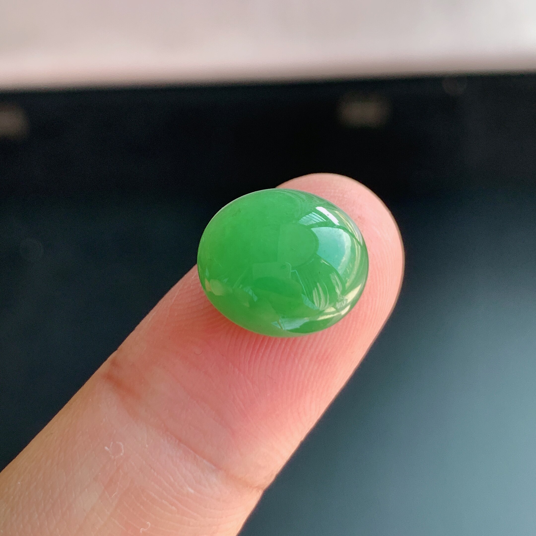 缅甸天然A货翡翠 冰糯种满绿果阳绿蛋面戒面L12