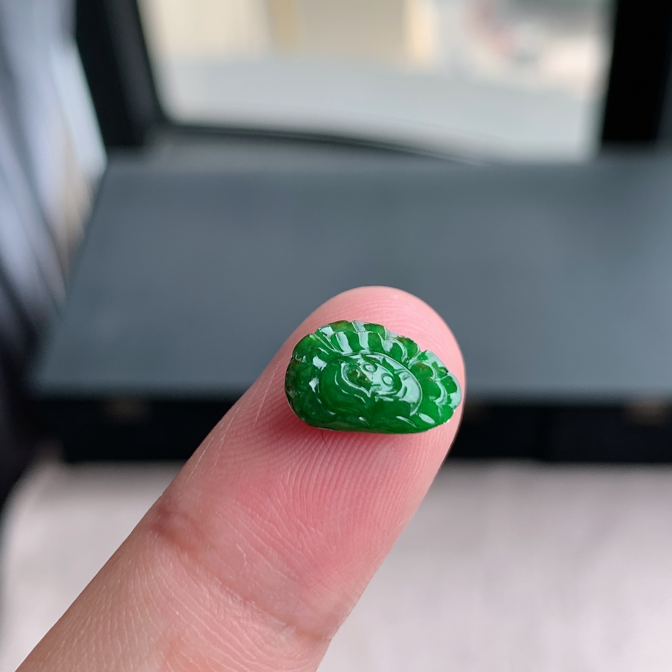 缅甸天然A货翡翠满绿阳绿戒面