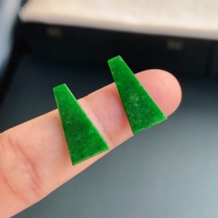 满绿菠菜绿辣绿素面牌镶件一对L15 缅甸天然A货翡翠