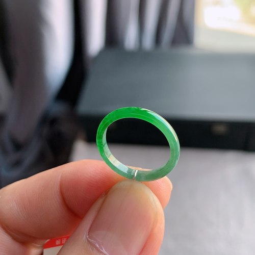 天然A货冰种阳绿翡翠戒指