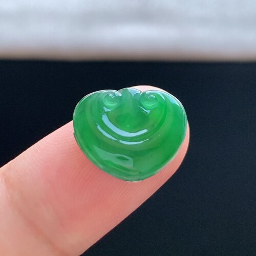 缅甸天然A货冰种满绿翡翠如意