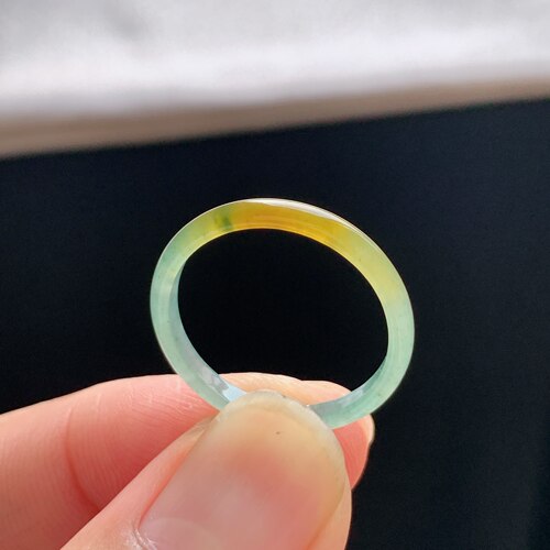 天然A货冰糯黄翡翠素圈戒指