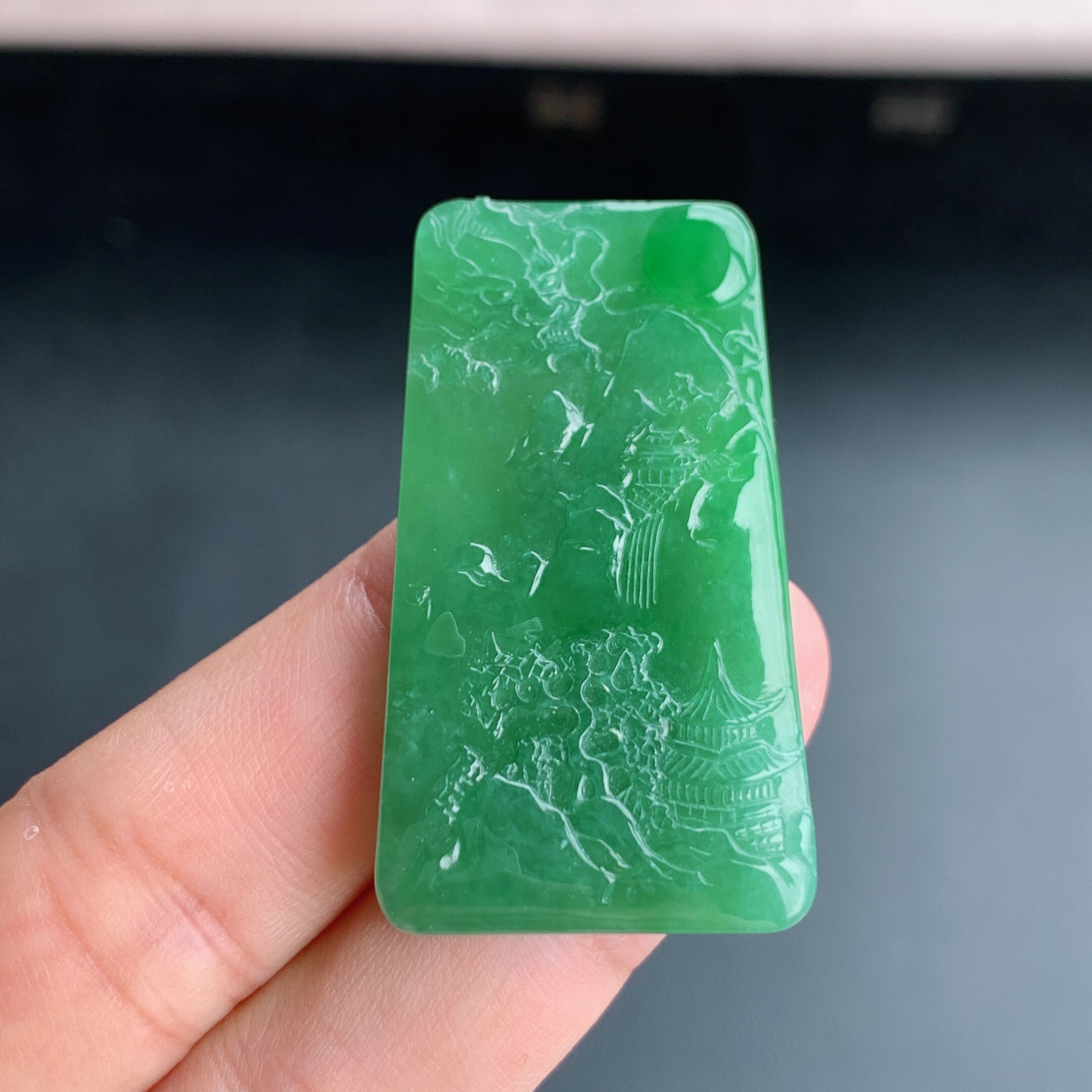 缅甸天然A货翡翠 冰糯种湖水蓝山水牌挂件吊坠L3