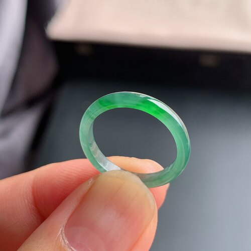天然A货冰种飘绿翡翠素圈戒指