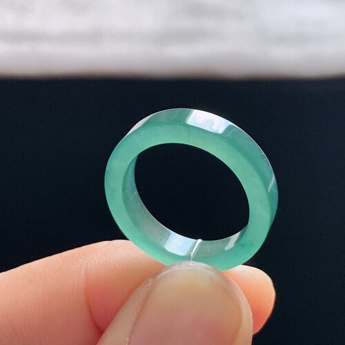天然A货冰种翡翠湖水蓝方戒