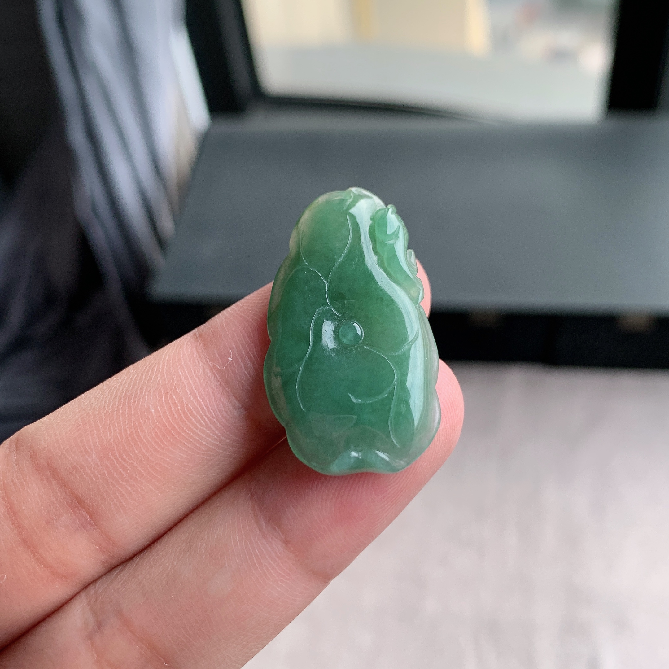 天然A货翡翠和田玉挂件吊坠