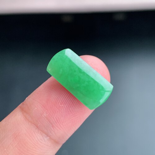 缅甸天然A货翡翠满绿马鞍戒面