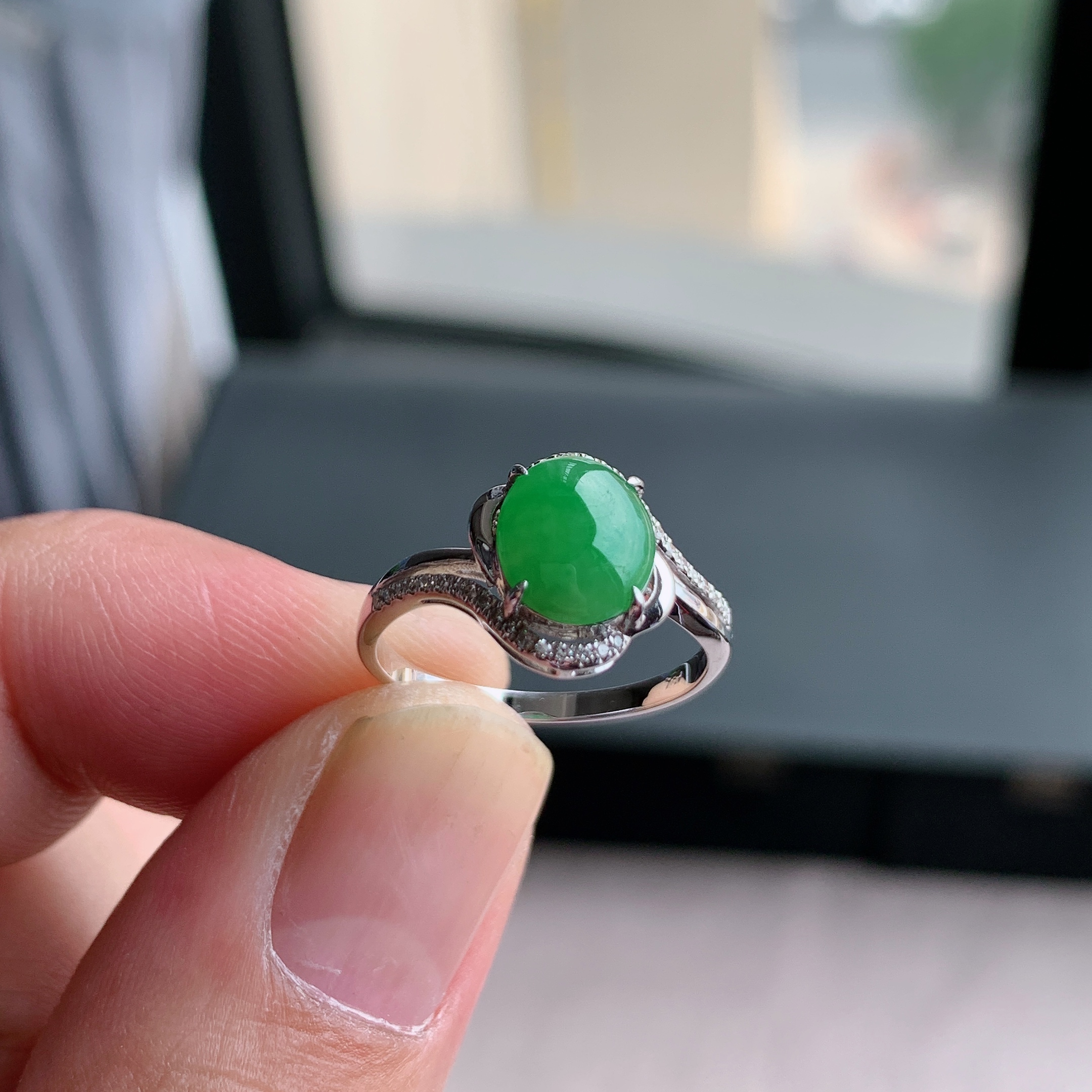 天然A货翡翠18K金伴钻戒指