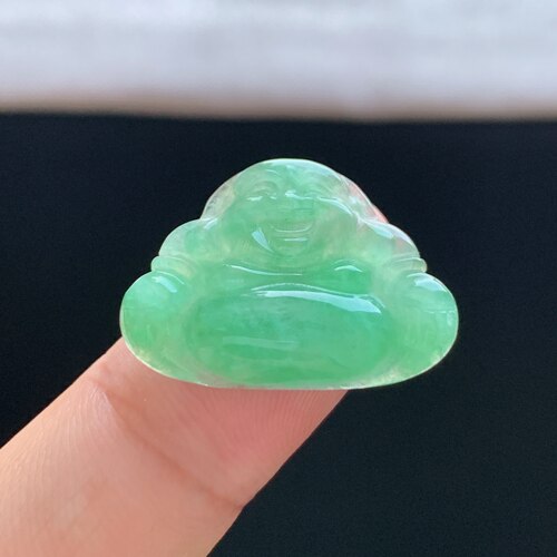 缅甸A货冰糯果绿翡翠佛公吊坠