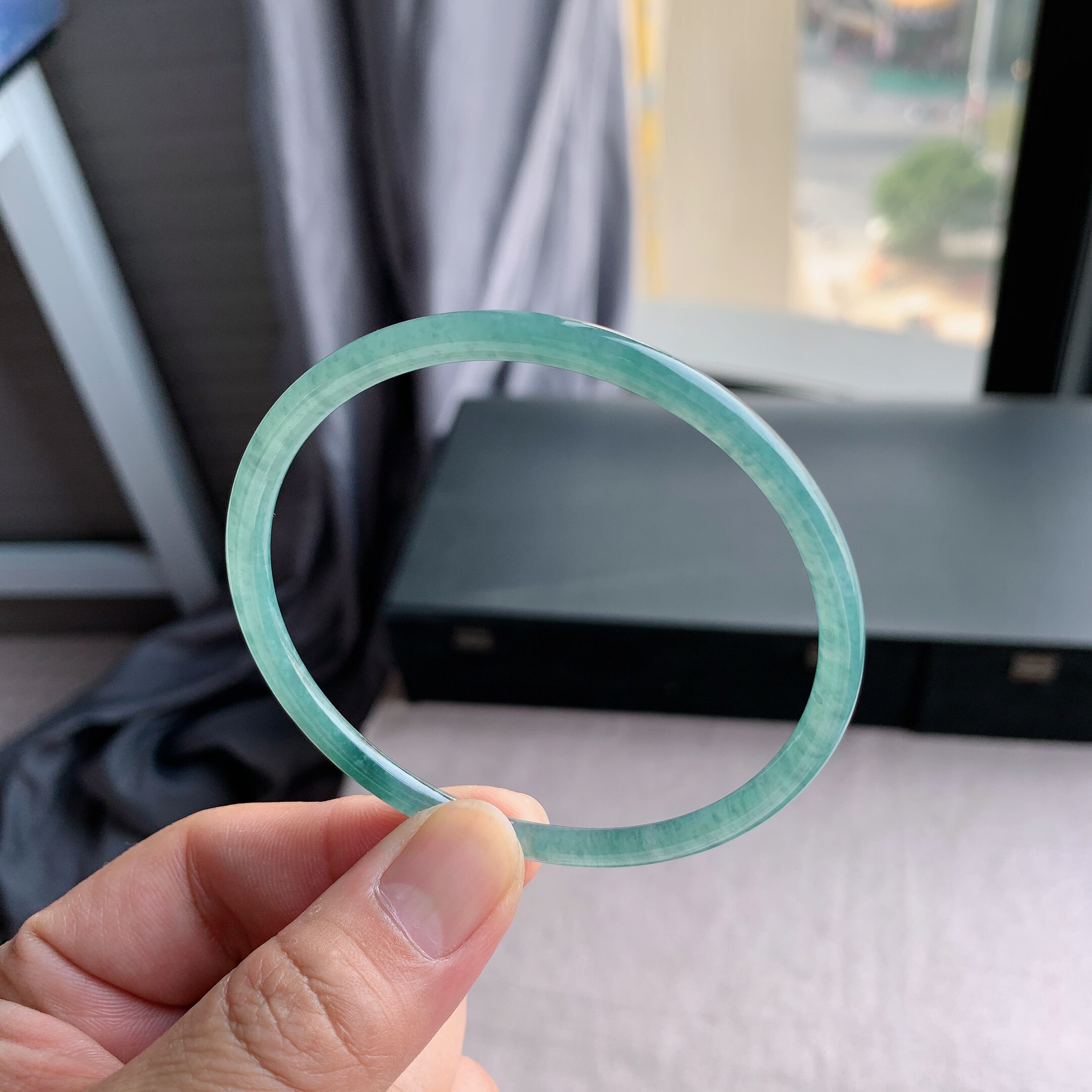 天然A货翡翠64圈口湖水蓝手镯