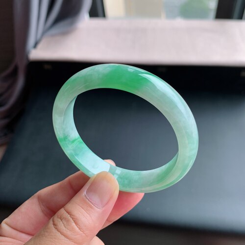 缅甸A货翡翠手镯58圈口阳绿