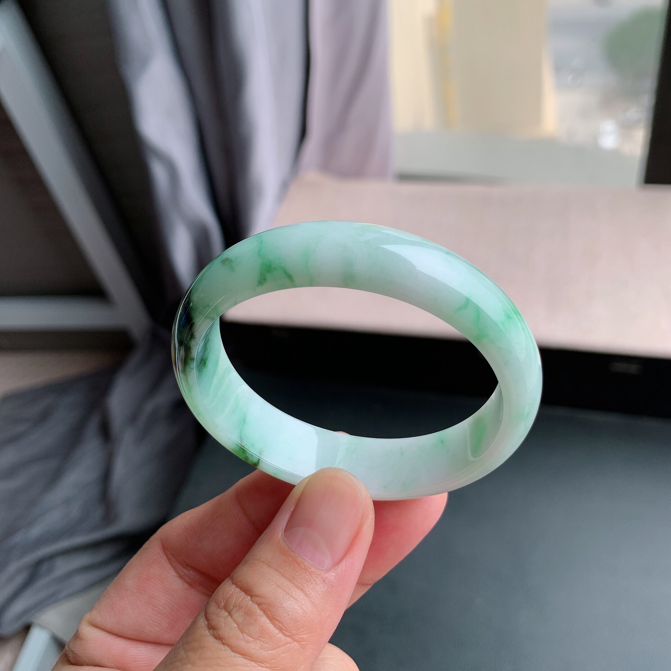 缅甸天然A货翡翠 55圈口飘蓝花贵妃手镯玉镯T10