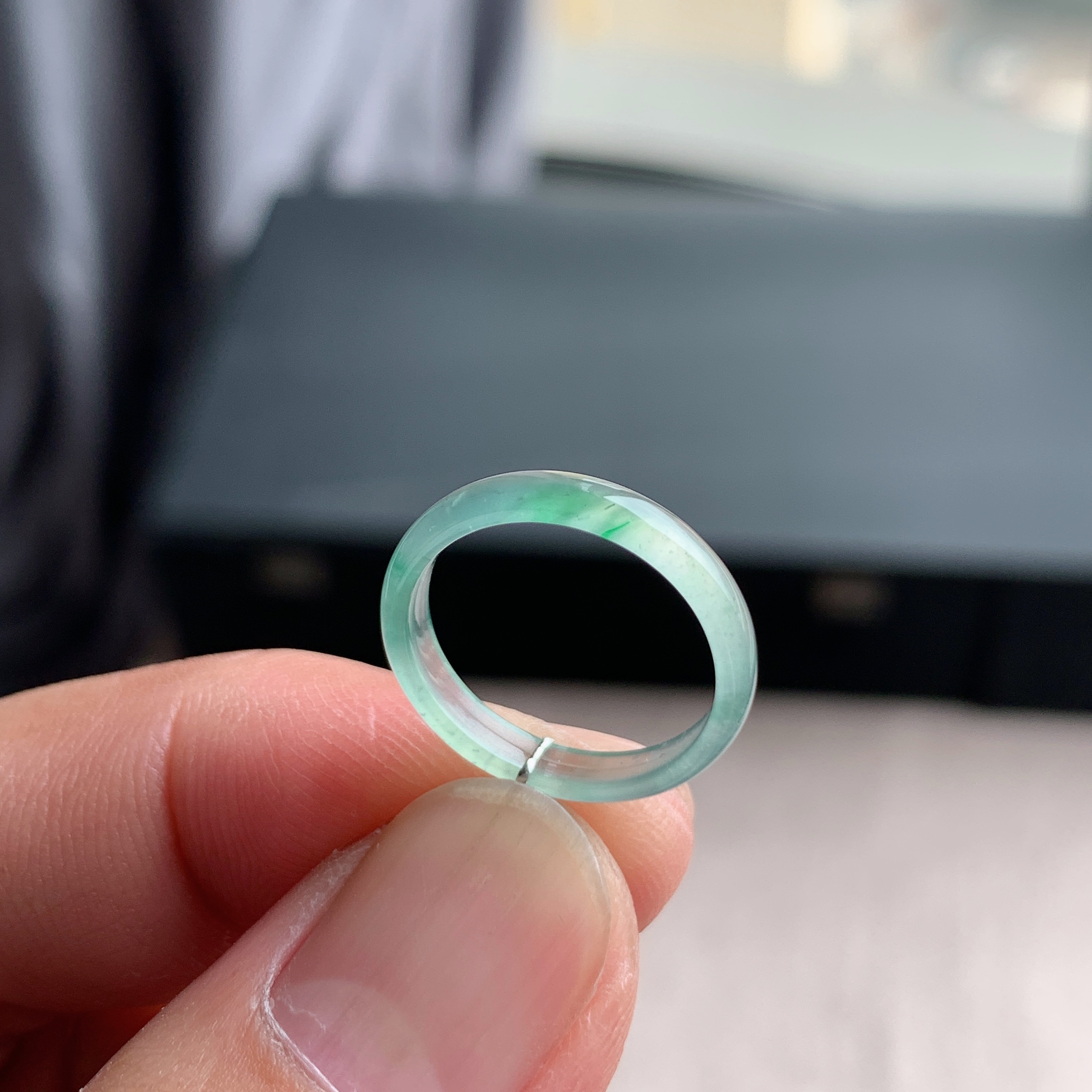 天然A货翡翠冰种9号飘绿花戒指