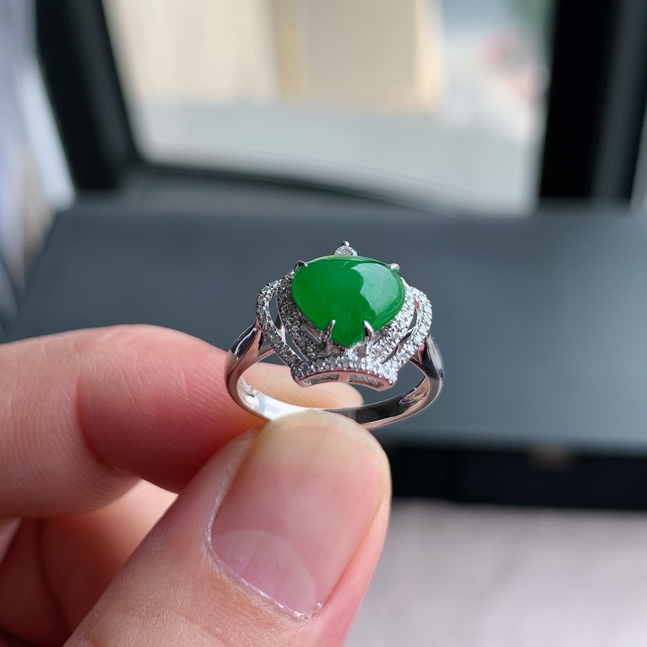 天然A货翡翠18K金镶满绿戒指