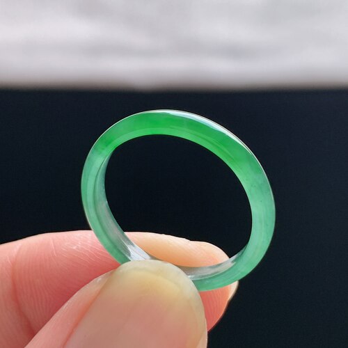 天然A货冰种阳绿翡翠素圈戒指