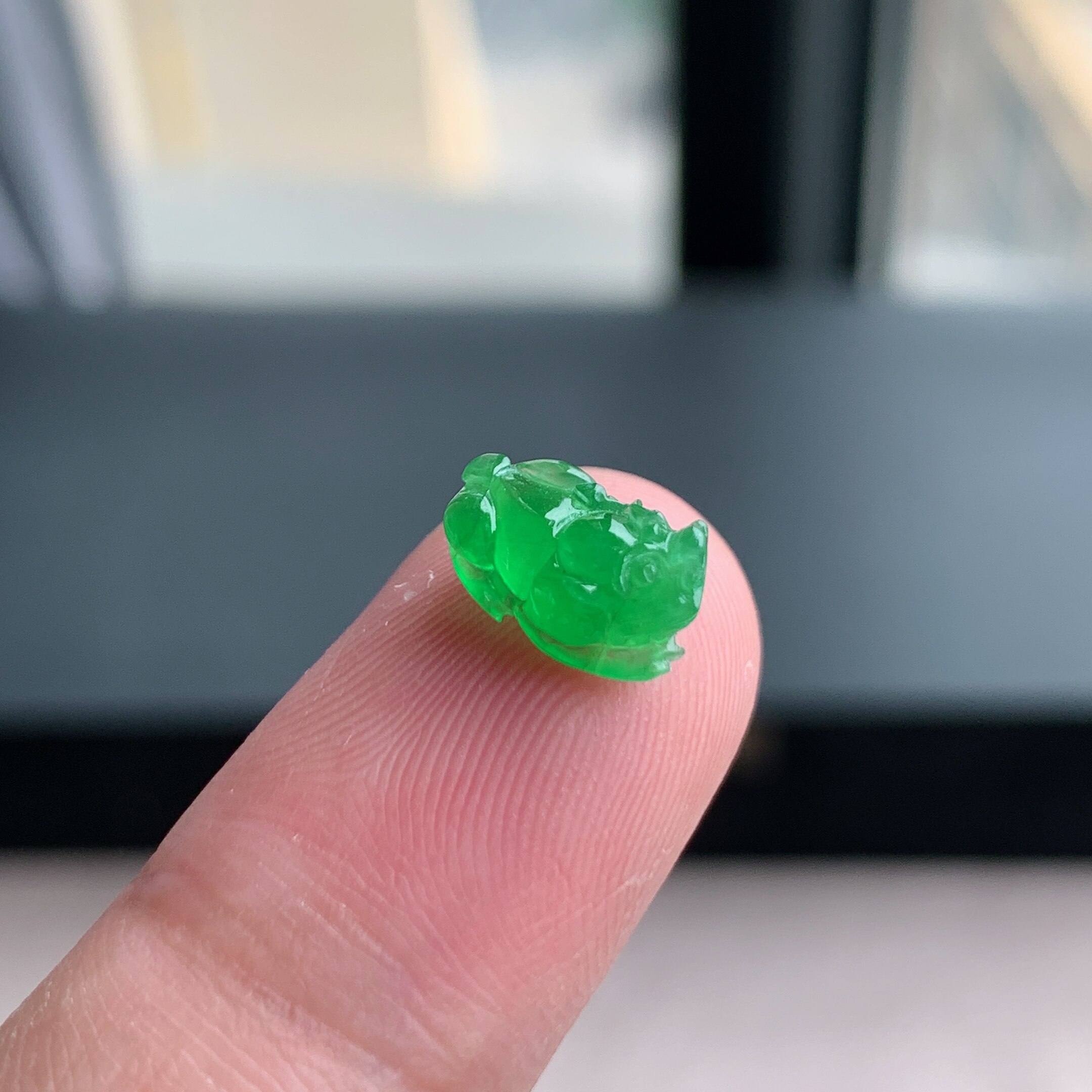 缅甸天然A货翡翠 冰种正阳绿貔貅戒面L17