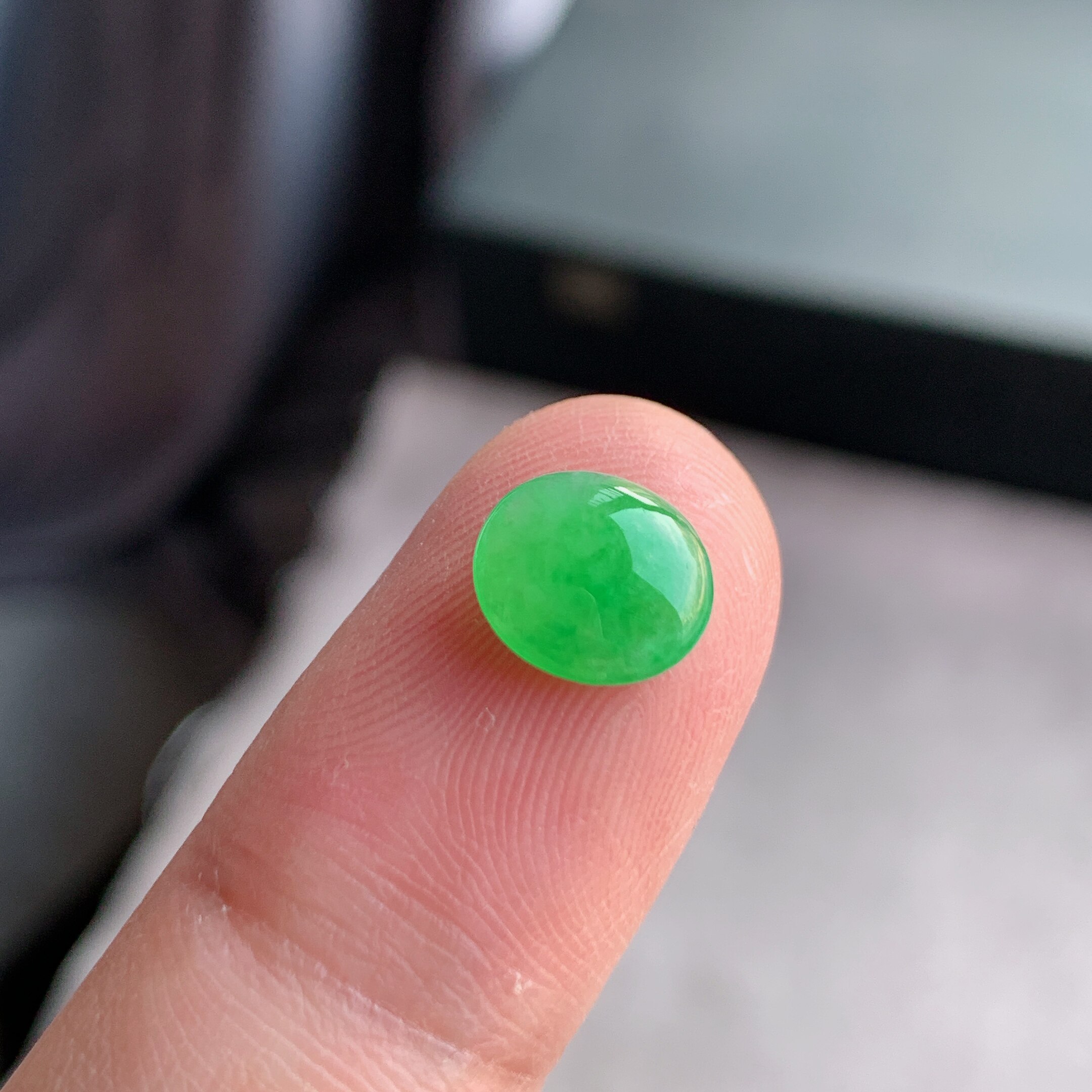 缅甸天然A货翡翠 冰糯种满绿阳绿蛋面戒面L17