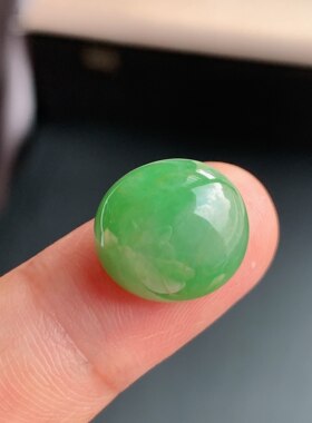天然A货冰糯满绿翡翠蛋面戒面