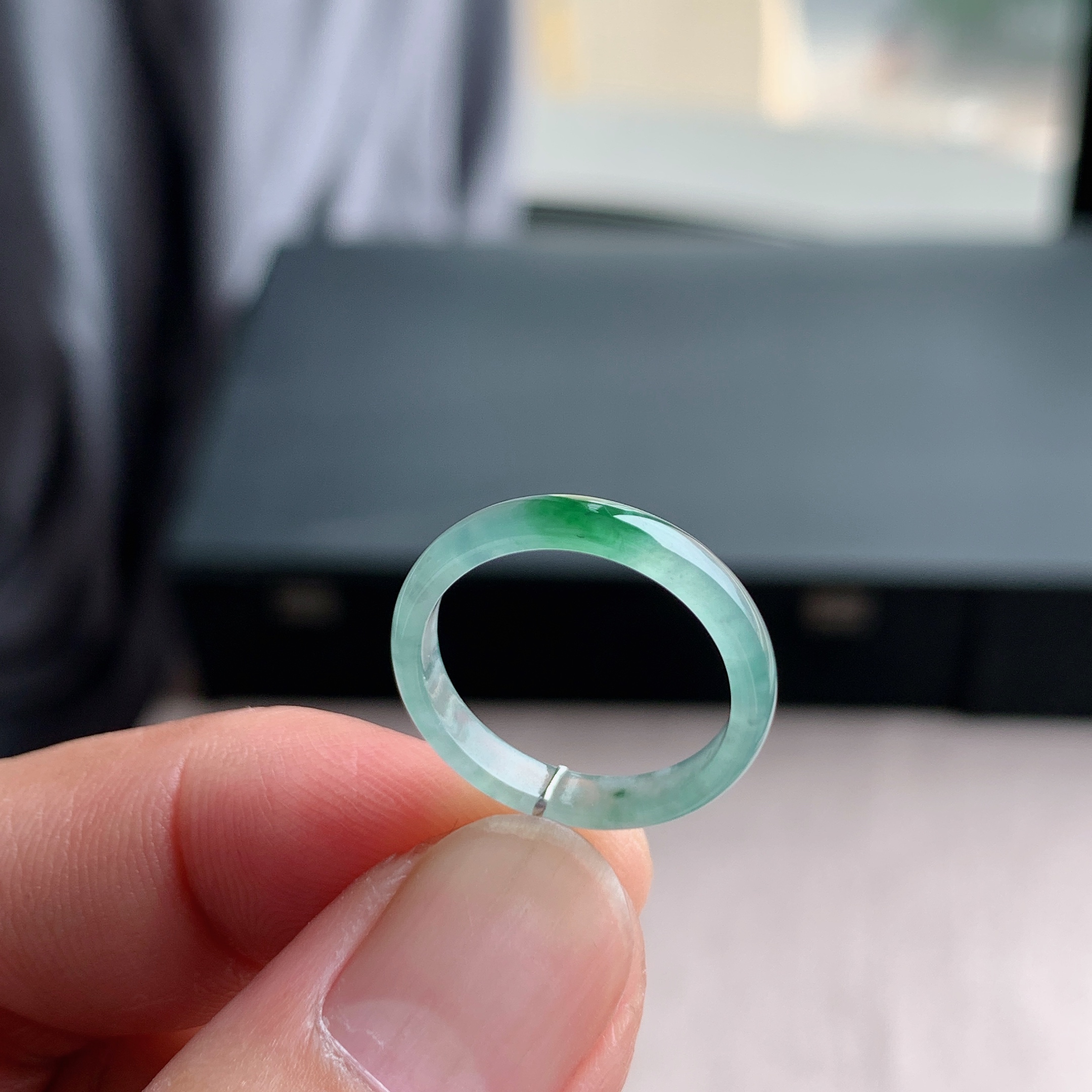 天然A货翡翠冰种12号飘阳绿戒指