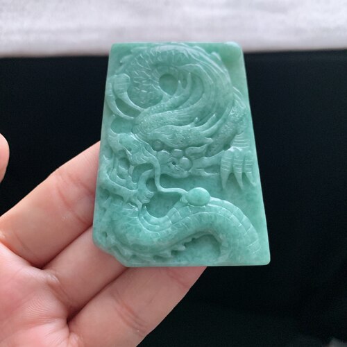 天然A货天空蓝龙牌翡翠吊坠
