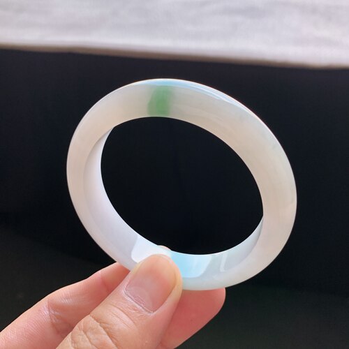 缅甸A货翡翠飘花正圈手镯