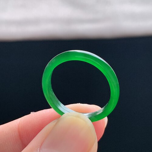 天然A货冰种阳绿翡翠素圈戒指