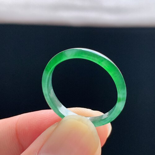 天然A货冰种阳绿翡翠素圈戒指