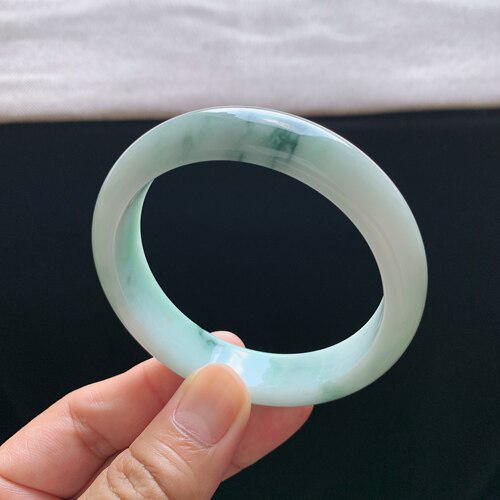 缅甸A货翡翠手镯59圈口飘花