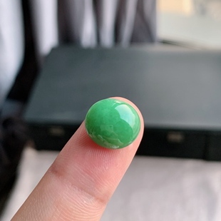 缅甸天然A货翡翠 满绿豆阳绿蛋面戒面L25