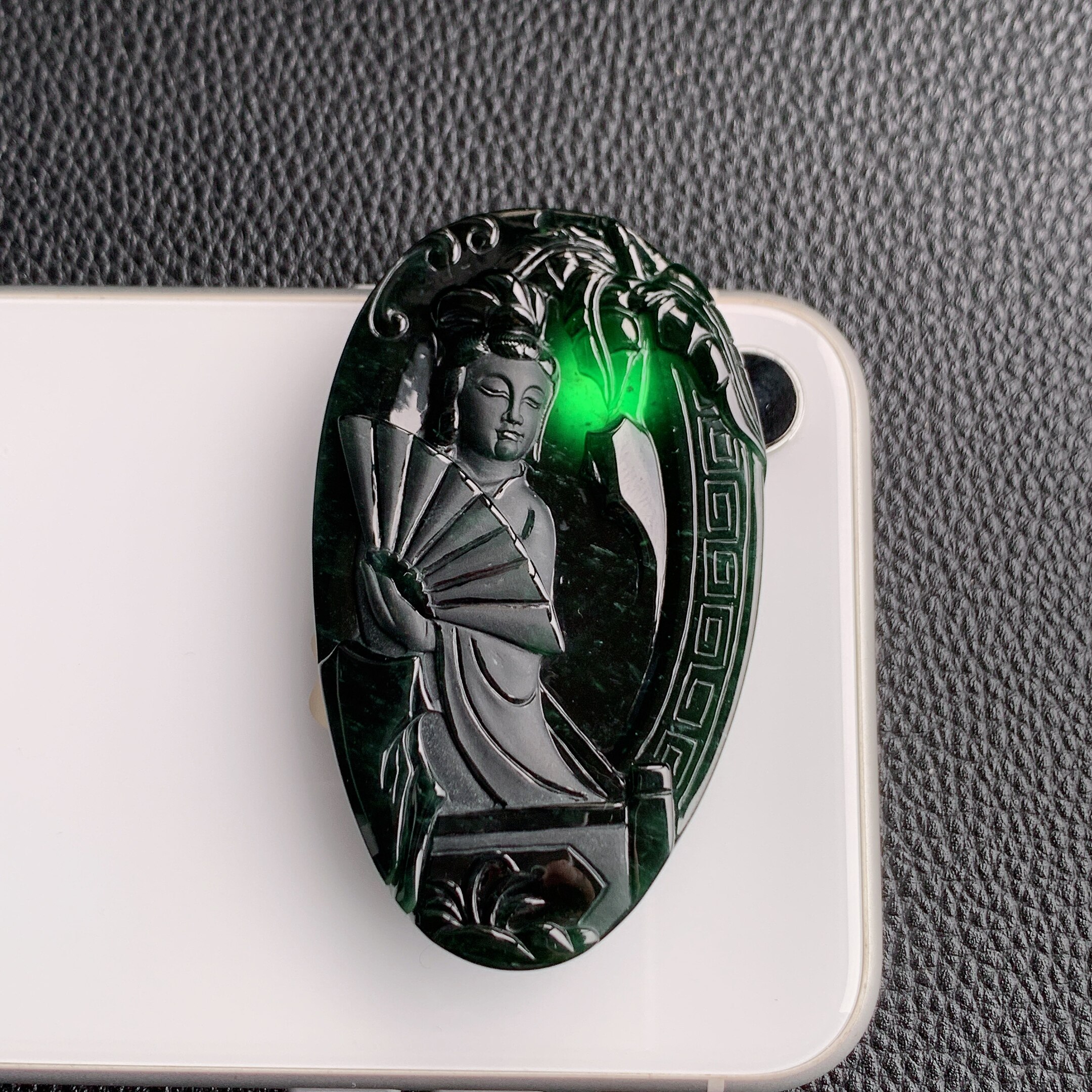 缅甸天然A货翡翠 墨翠古代美女牌挂件吊坠L29