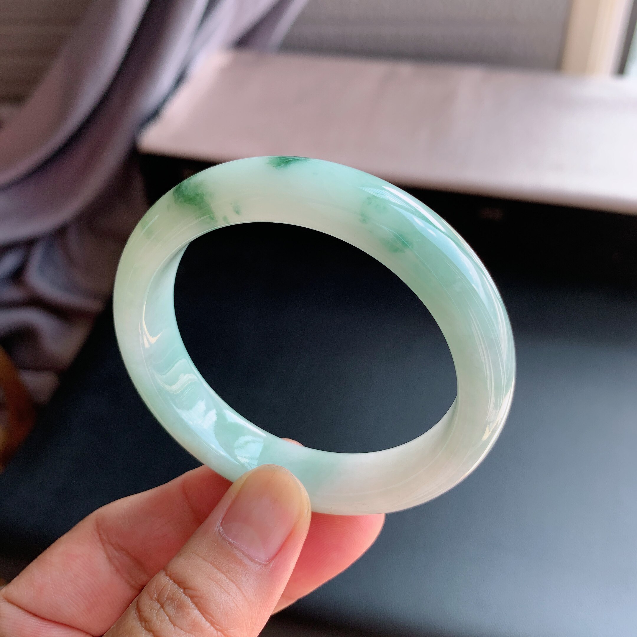 缅甸天然A货翡翠 58圈口飘绿花正圈203016手镯玉镯S7