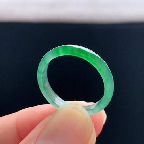 天然A货冰种阳绿翡翠素圈戒指
