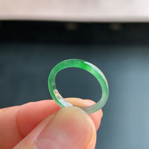 天然A货冰种阳绿翡翠素圈戒指