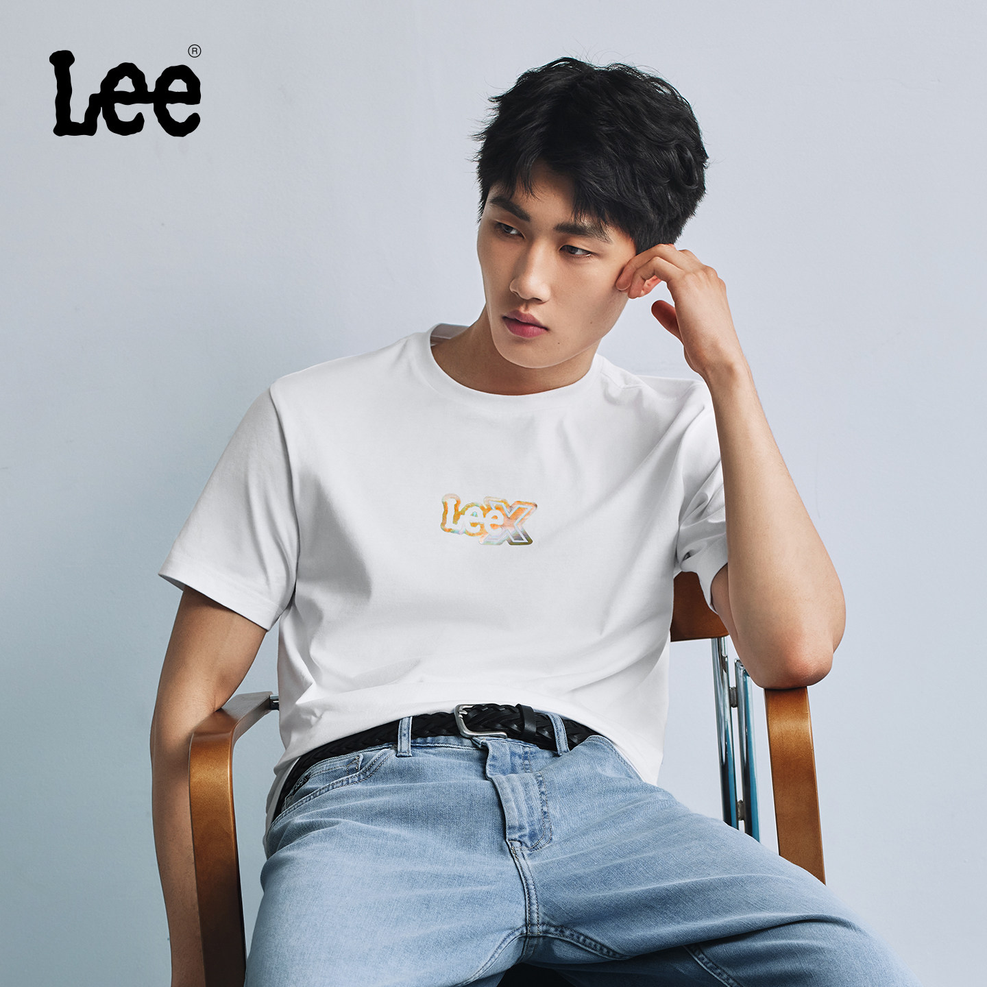 Lee26春夏新品舒适版圆领金属感设计Logo印花男女同款短袖T
