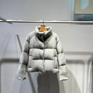MM麦麦2025冬季新款浅灰色立领羊驼毛羽绒服短款外套女5FA280841Q