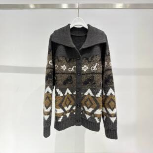 MM麦麦费尔岛系列2025秋冬新款休闲针织开衫毛衣外套女4GB133591