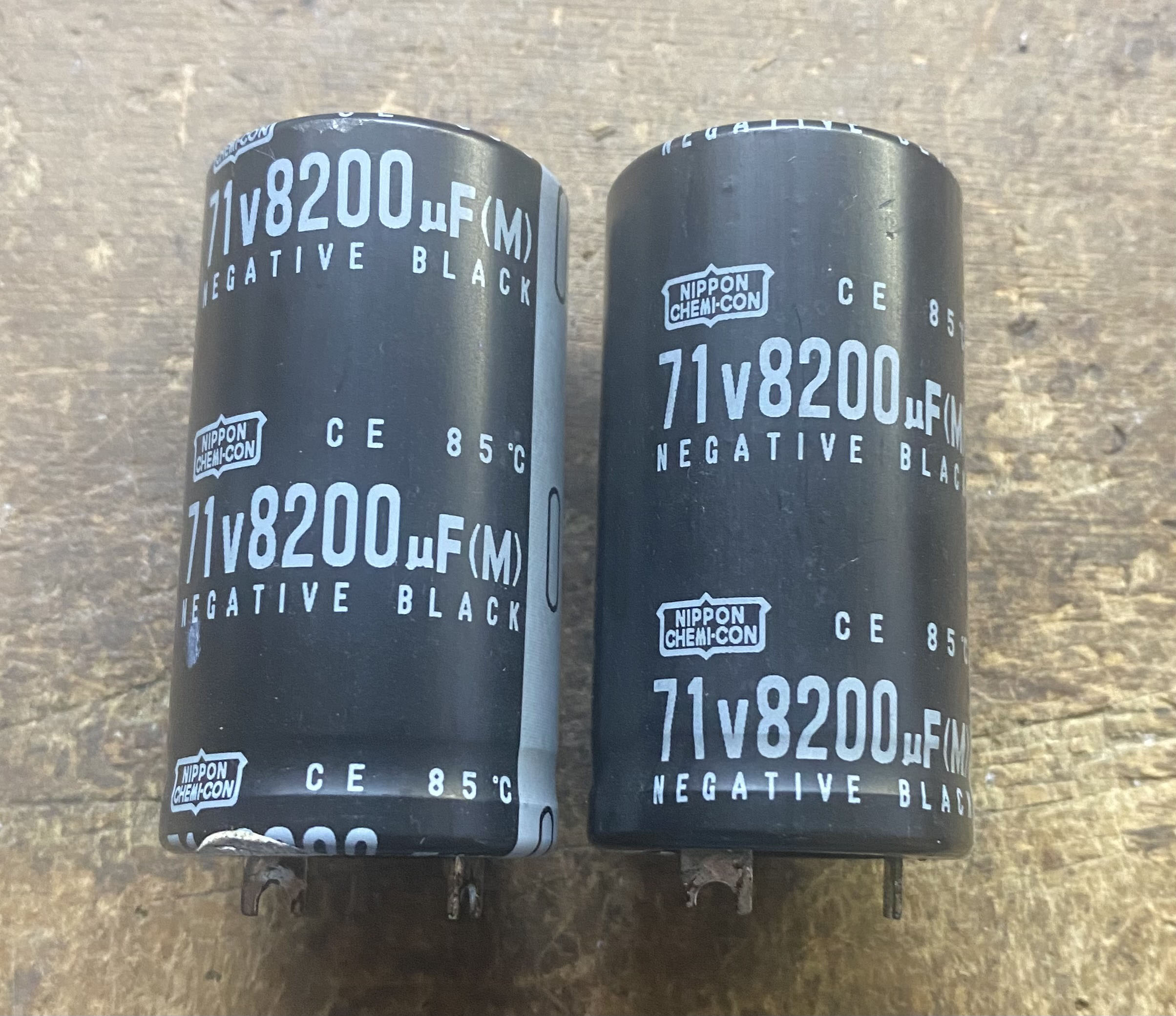 两只价格 拆机 化工 71V8200UF 大滤波电容